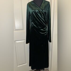 Chic Asymmetrical Velvet Dress in Deep Green